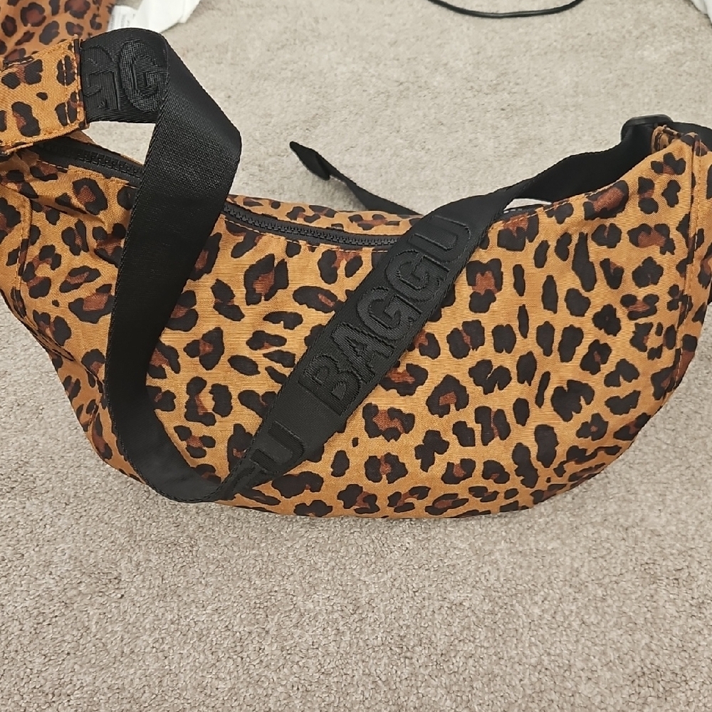 NWOT BAGGU Leopard Medium Size Crossbody Bag